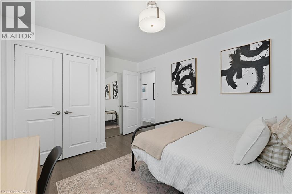 62 Berko Avenue, Hamilton, ON - Indoor Photo Showing Bedroom