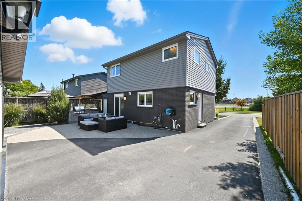 62 Berko Avenue, Hamilton, ON - Outdoor