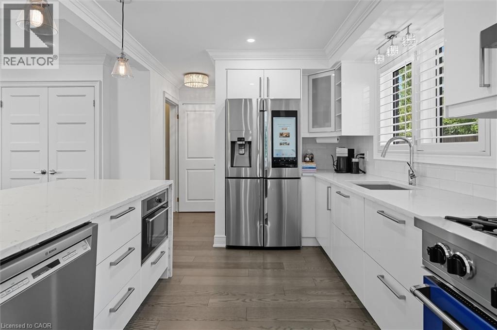 62 Berko Avenue, Hamilton, ON - Indoor Photo Showing Kitchen With Upgraded Kitchen