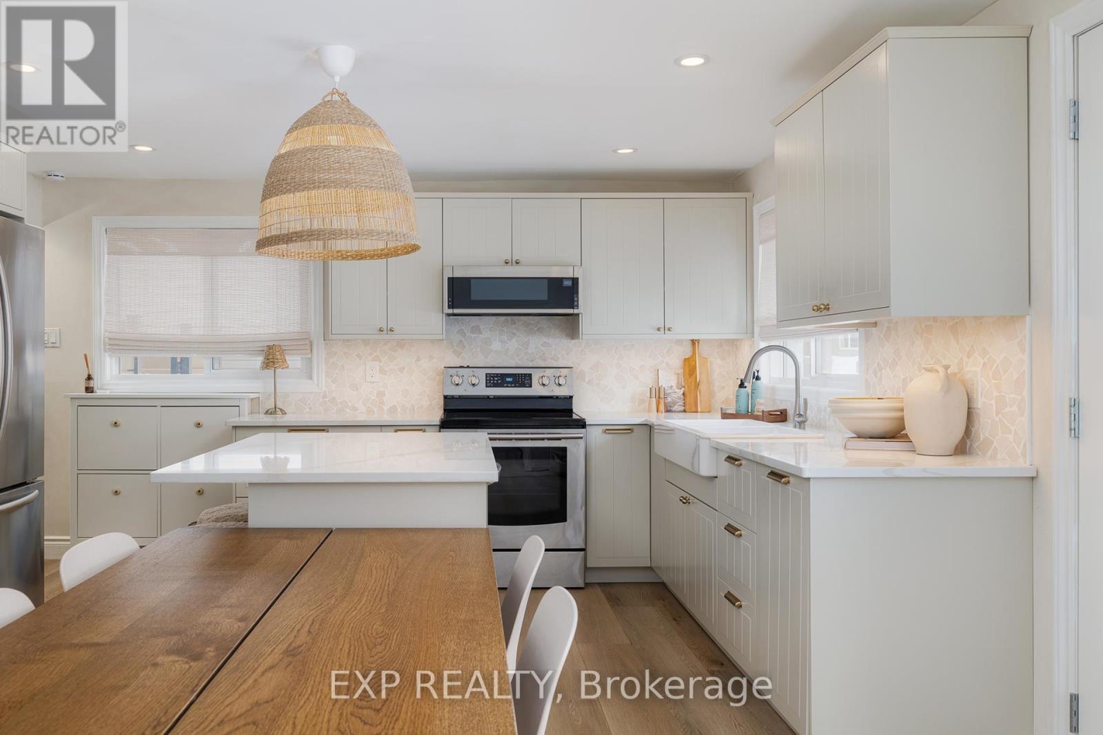 144 Rossford Crescent, Kitchener, ON - Indoor Photo Showing Kitchen