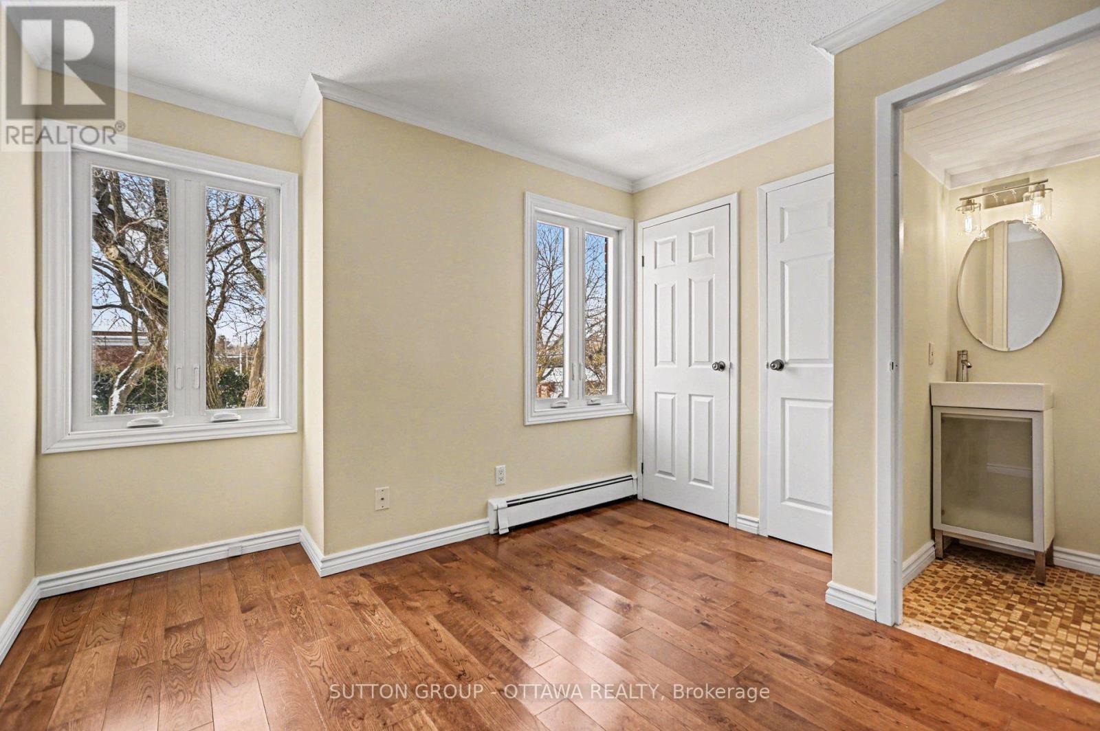 Office space/den on main floor - 207 Mart Circle, Ottawa, ON - Indoor Photo Showing Other Room