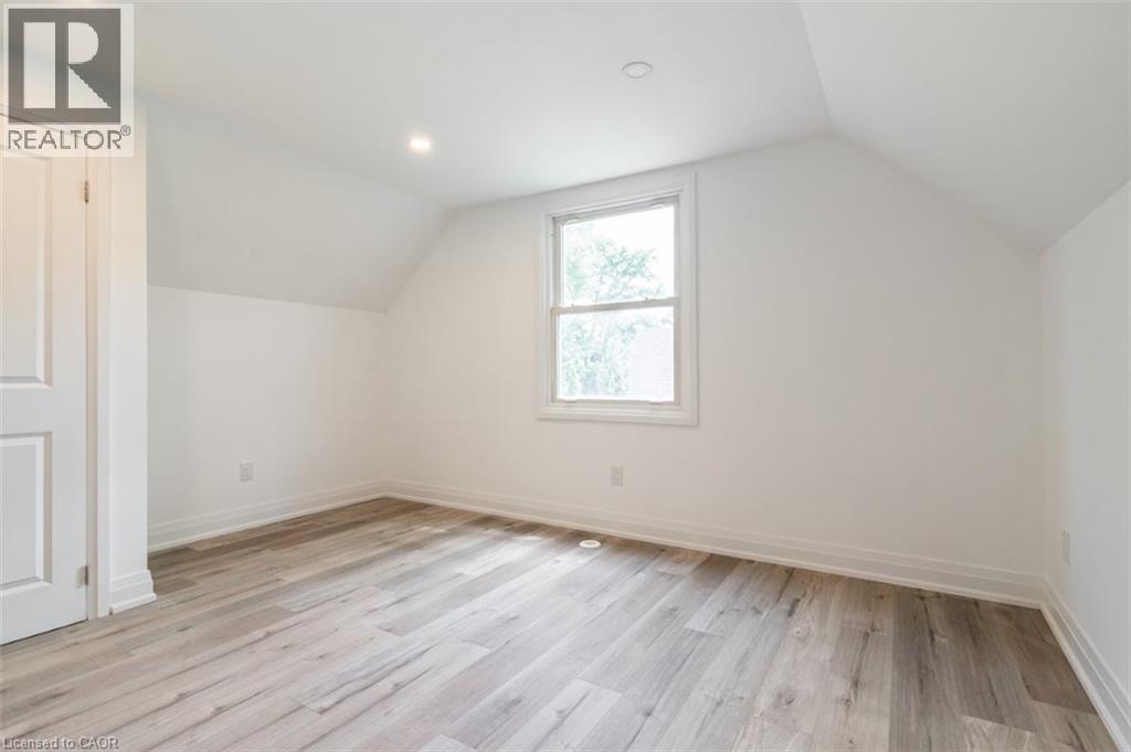 367 Hillside Avenue, Hamilton, ON - Indoor Photo Showing Other Room