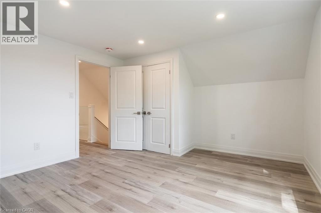 367 Hillside Avenue, Hamilton, ON - Indoor Photo Showing Other Room