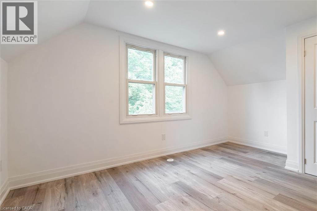 367 Hillside Avenue, Hamilton, ON - Indoor Photo Showing Other Room