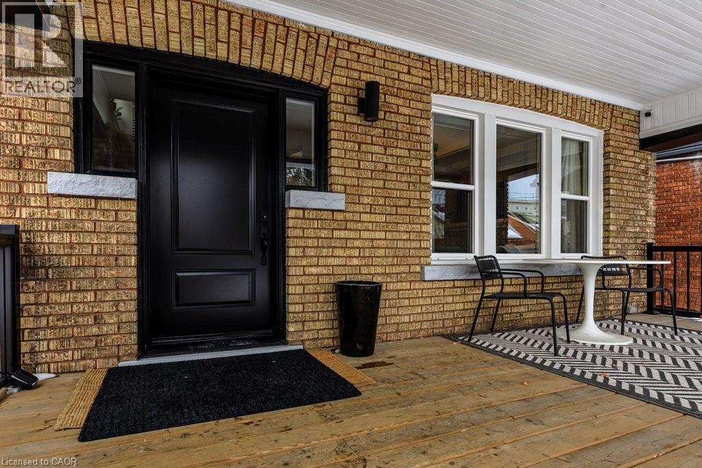 108 Rosslyn Avenue S, Hamilton, ON - Outdoor With Deck Patio Veranda With Exterior