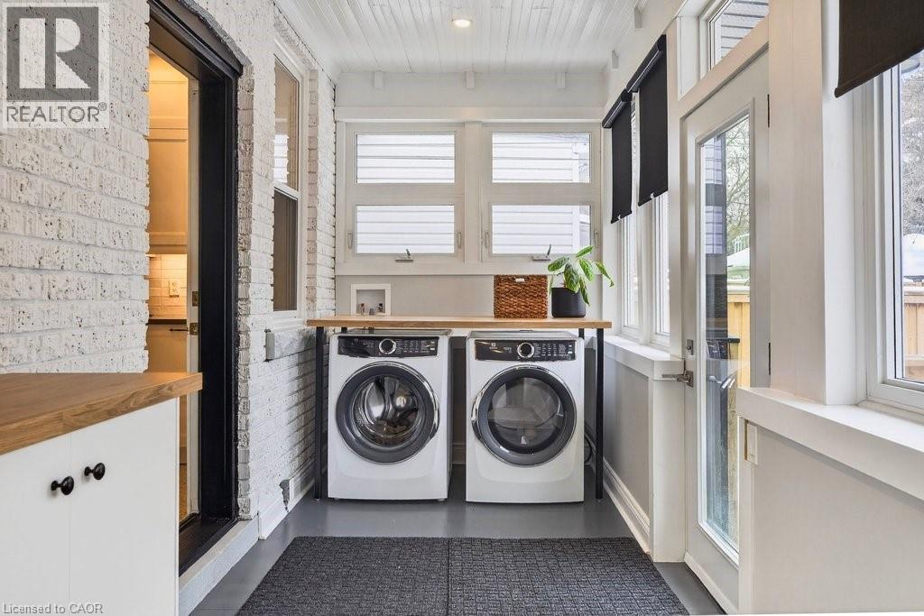 108 Rosslyn Avenue S, Hamilton, ON - Indoor Photo Showing Laundry Room
