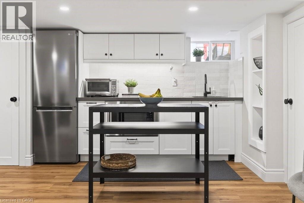 108 Rosslyn Avenue S, Hamilton, ON - Indoor Photo Showing Kitchen With Stainless Steel Kitchen