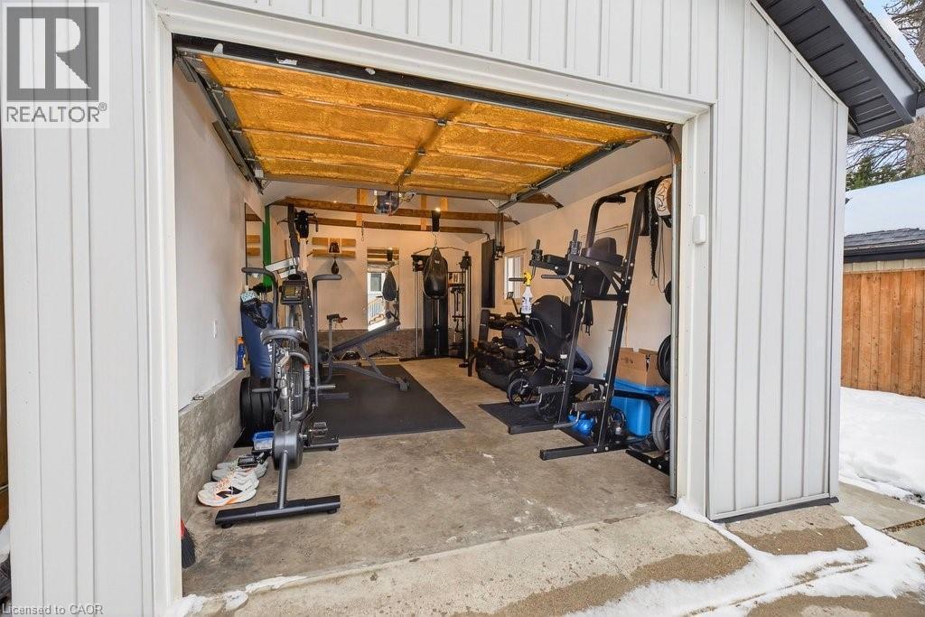 108 Rosslyn Avenue S, Hamilton, ON -