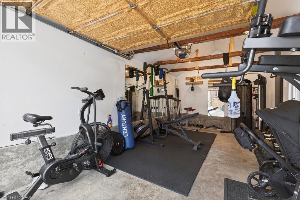 108 Rosslyn Avenue S, Hamilton, ON - Indoor Photo Showing Gym Room