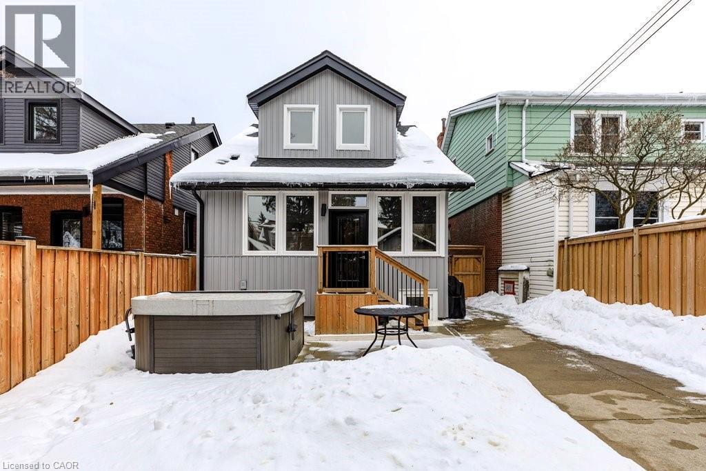 108 Rosslyn Avenue S, Hamilton, ON - Outdoor