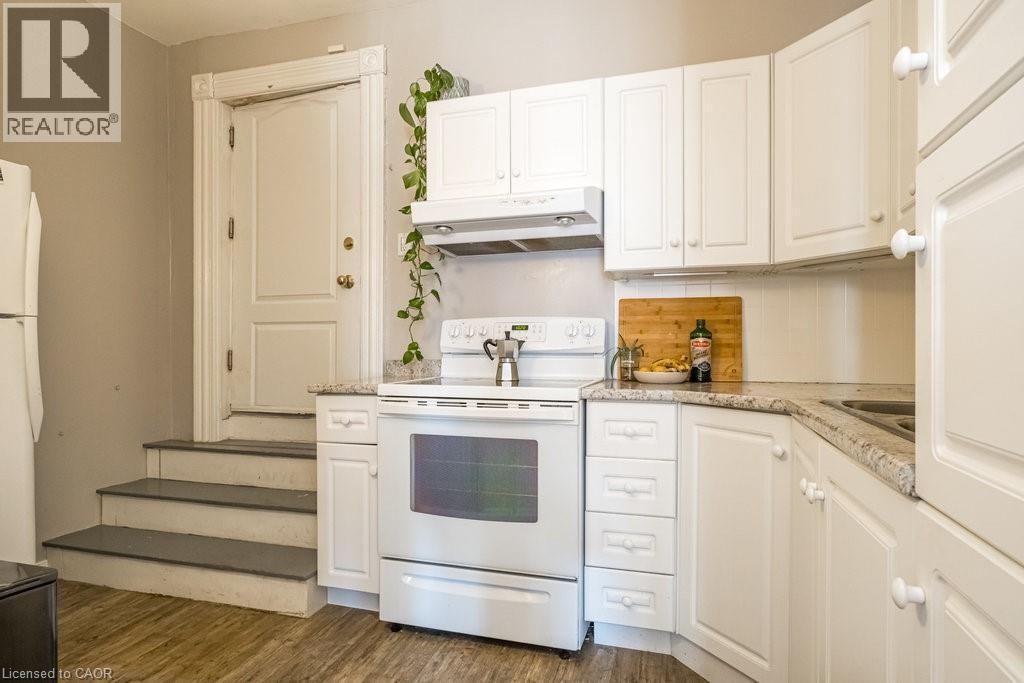 270 Queen Street S Unit# 2, Hamilton, ON - Indoor Photo Showing Kitchen