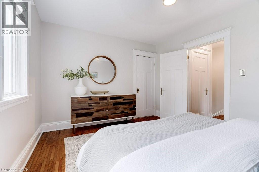 550 Hughson Street N, Hamilton, ON - Indoor Photo Showing Bedroom