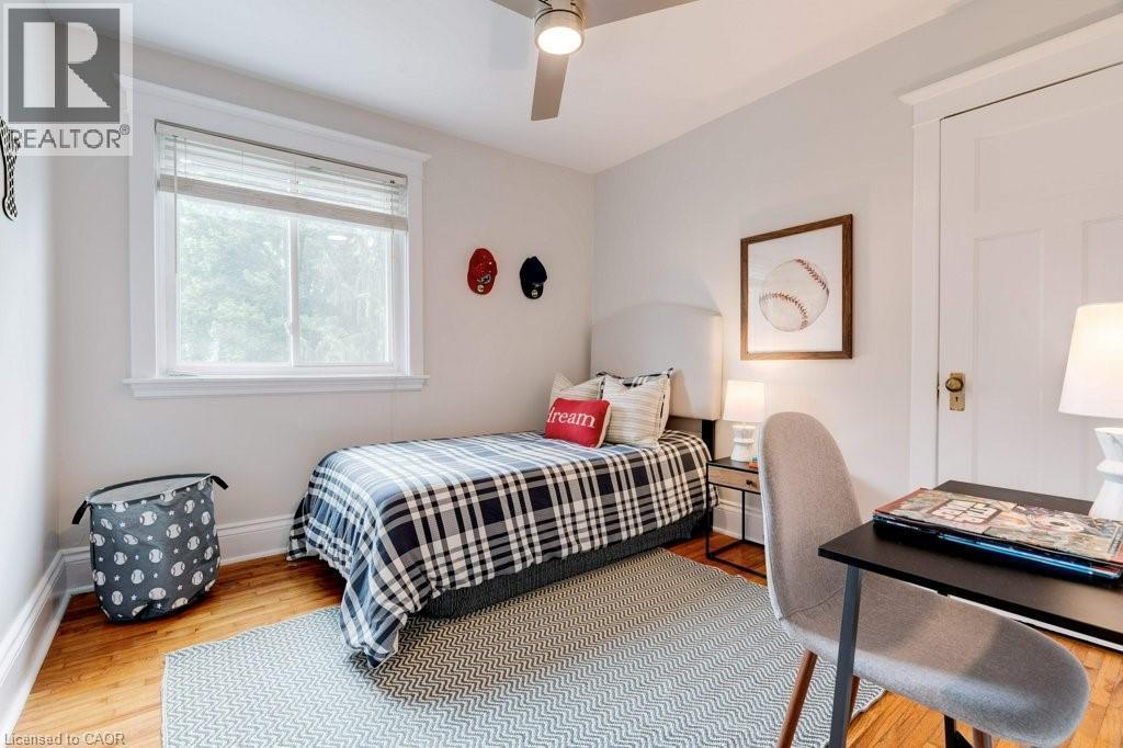550 Hughson Street N, Hamilton, ON - Indoor Photo Showing Bedroom
