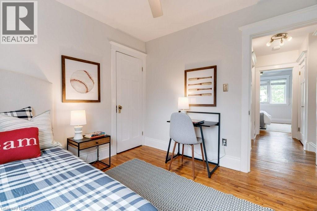 550 Hughson Street N, Hamilton, ON - Indoor Photo Showing Bedroom