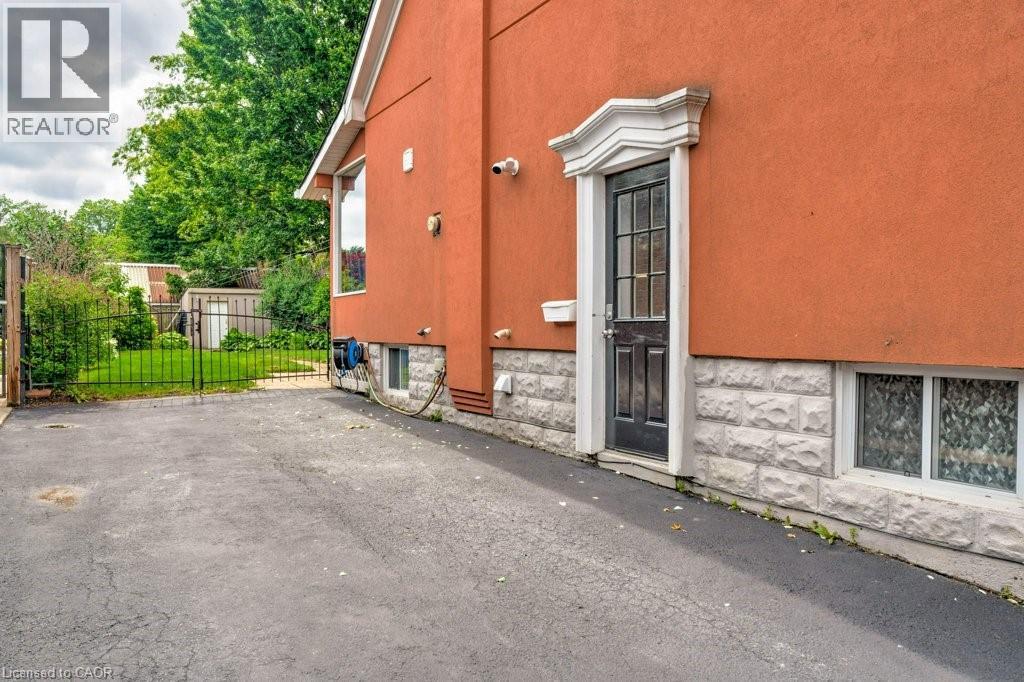 550 Hughson Street N, Hamilton, ON - Outdoor