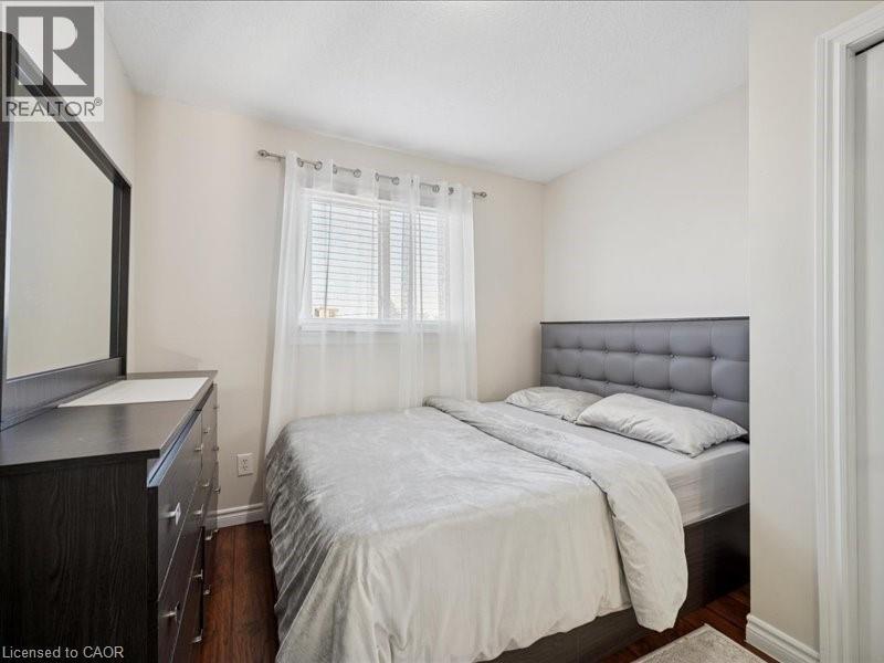 82 Ralgreen Crescent, Kitchener, ON - Indoor Photo Showing Bedroom