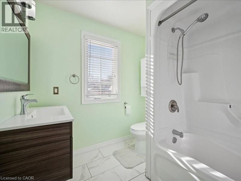 82 Ralgreen Crescent, Kitchener, ON - Indoor Photo Showing Bathroom