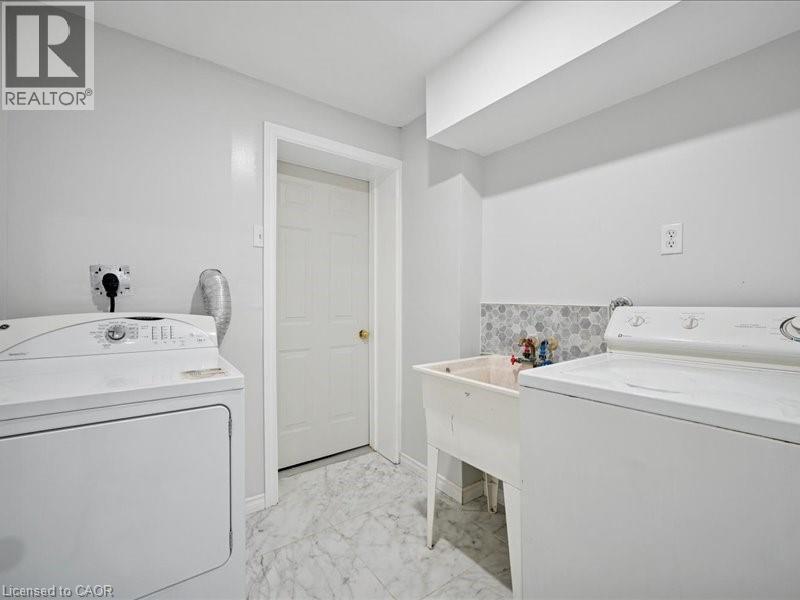 82 Ralgreen Crescent, Kitchener, ON - Indoor Photo Showing Laundry Room