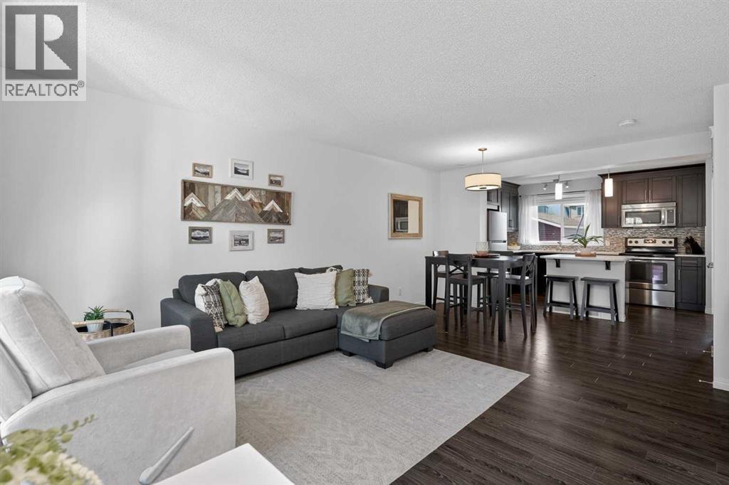 61 Auburn Meadows View Se, Calgary, AB - Indoor Photo Showing Living Room