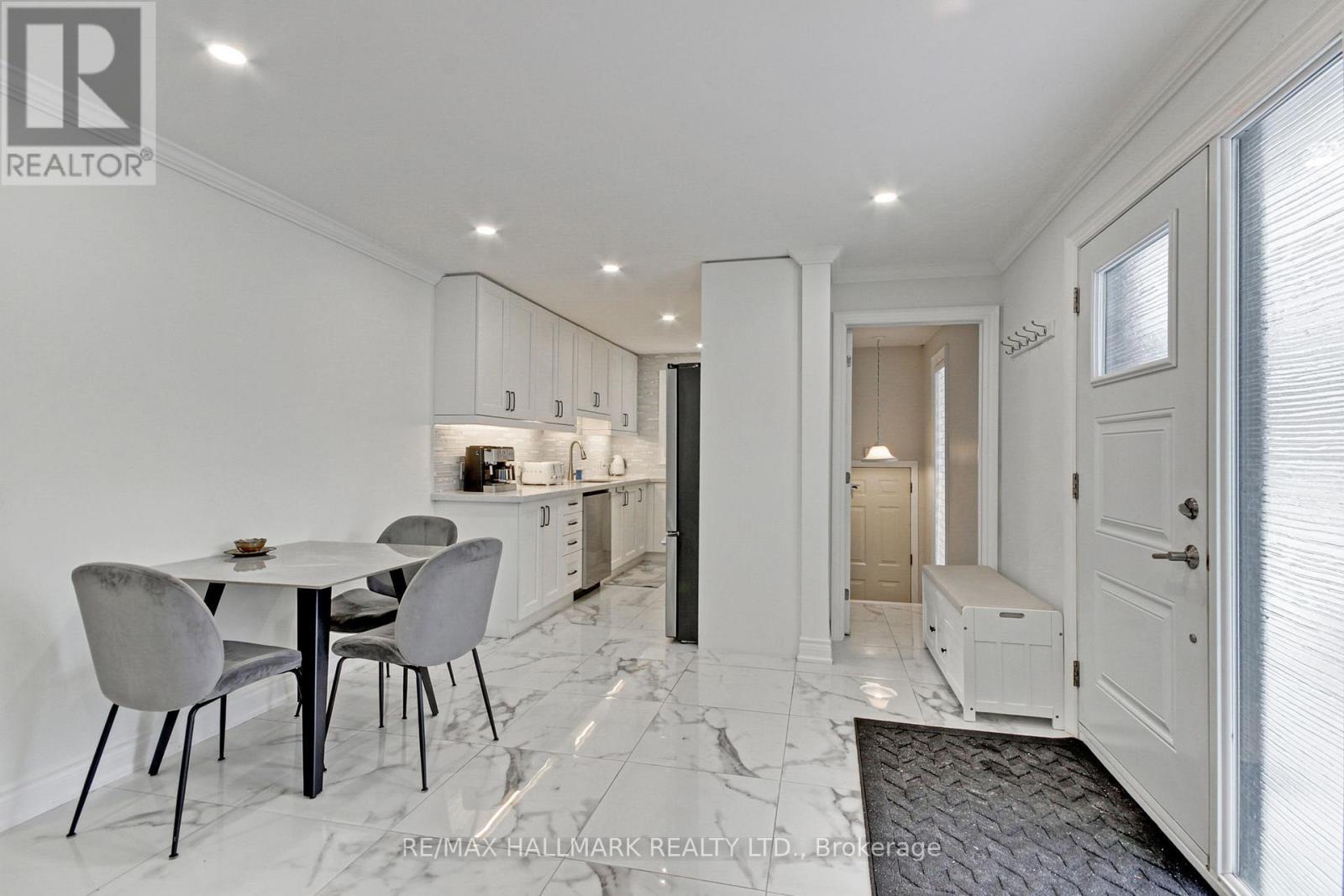 13 Patrick Drive, Aurora, ON - Indoor Photo Showing Other Room