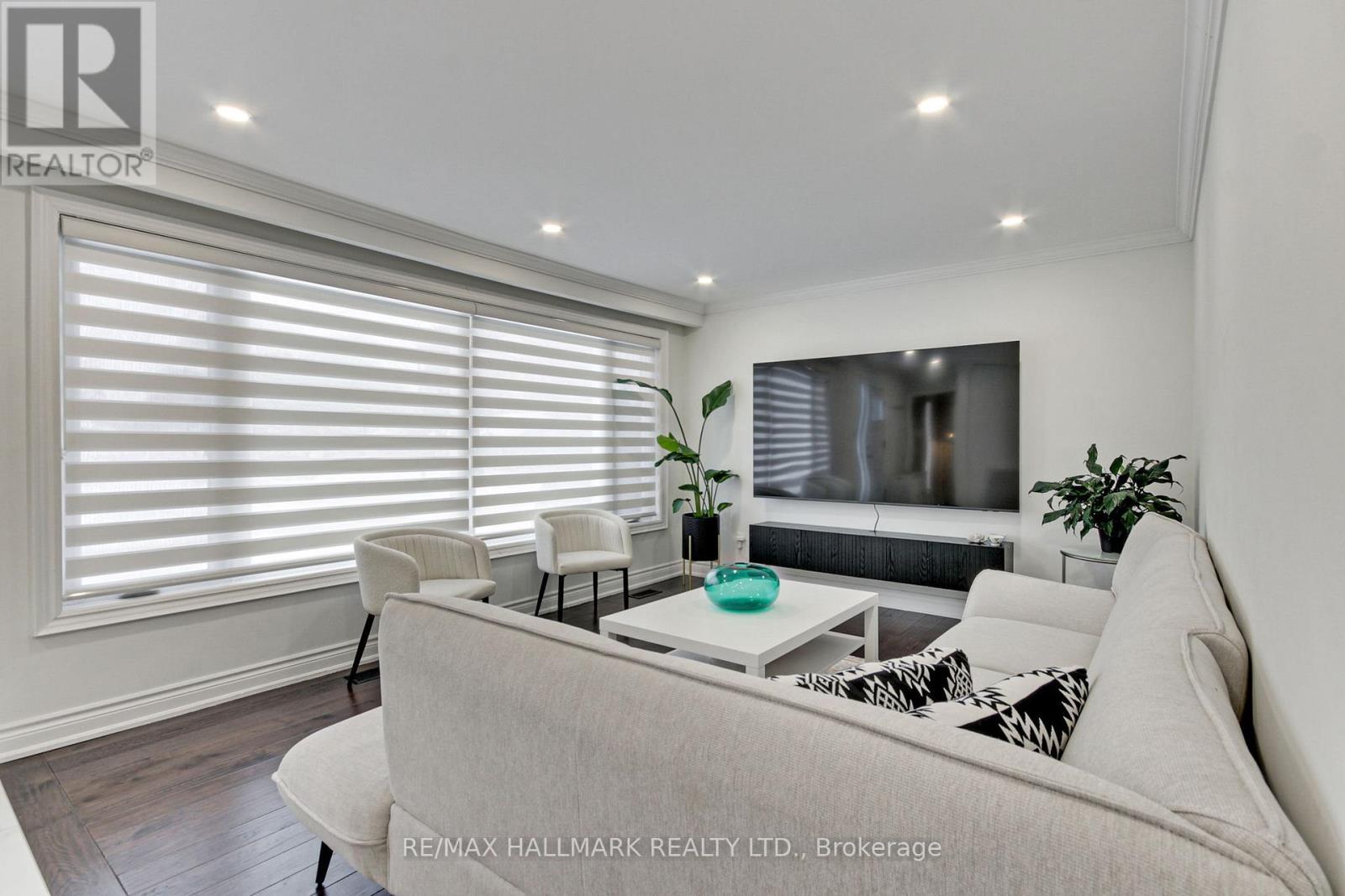 13 Patrick Drive, Aurora, ON - Indoor