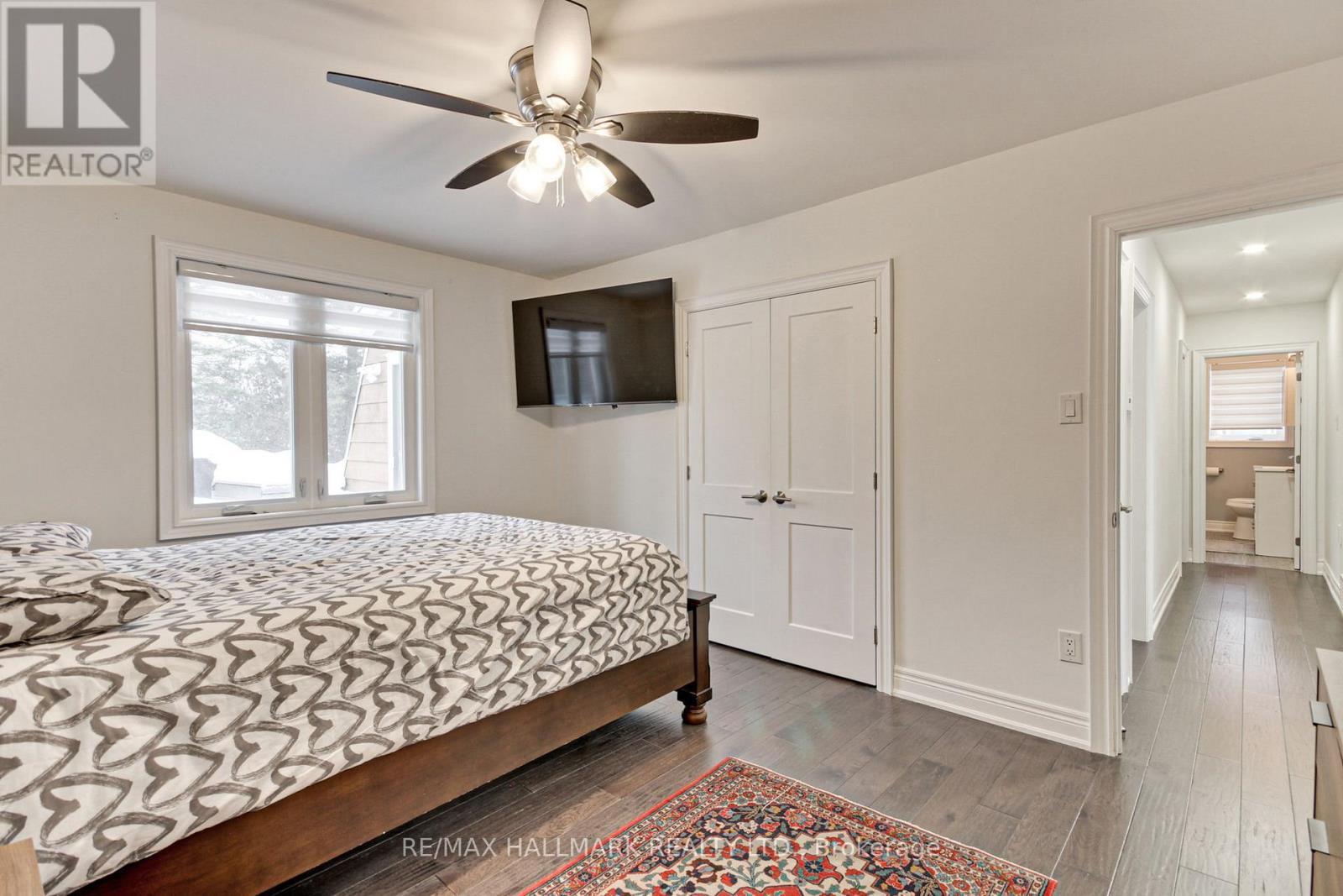 13 Patrick Drive, Aurora, ON - Indoor Photo Showing Bedroom