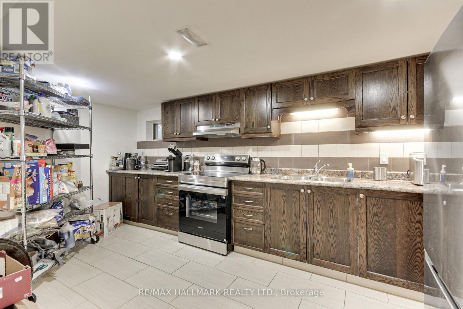 13 Patrick Drive, Aurora, ON - Indoor Photo Showing Kitchen With Double Sink