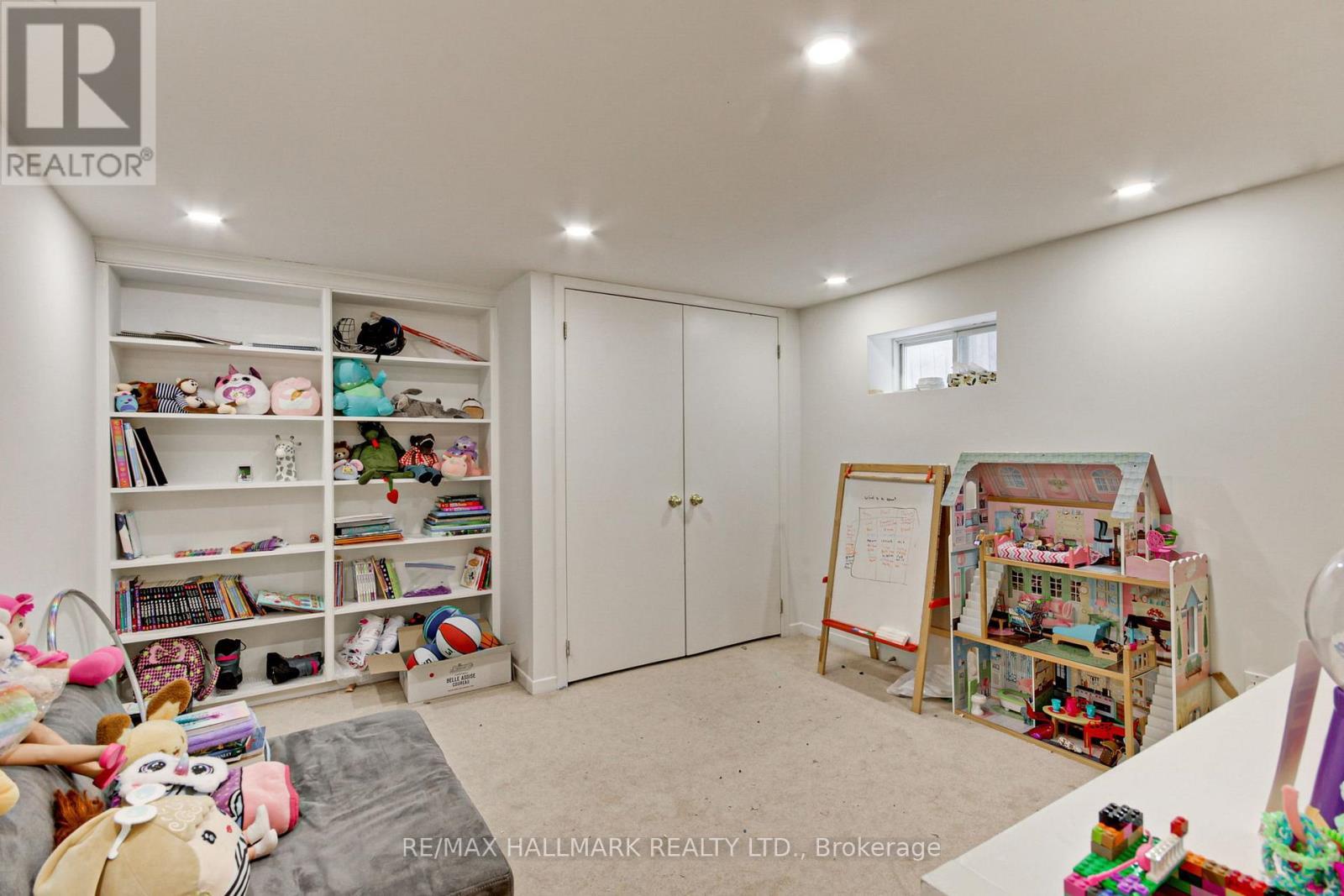 13 Patrick Drive, Aurora, ON - Indoor