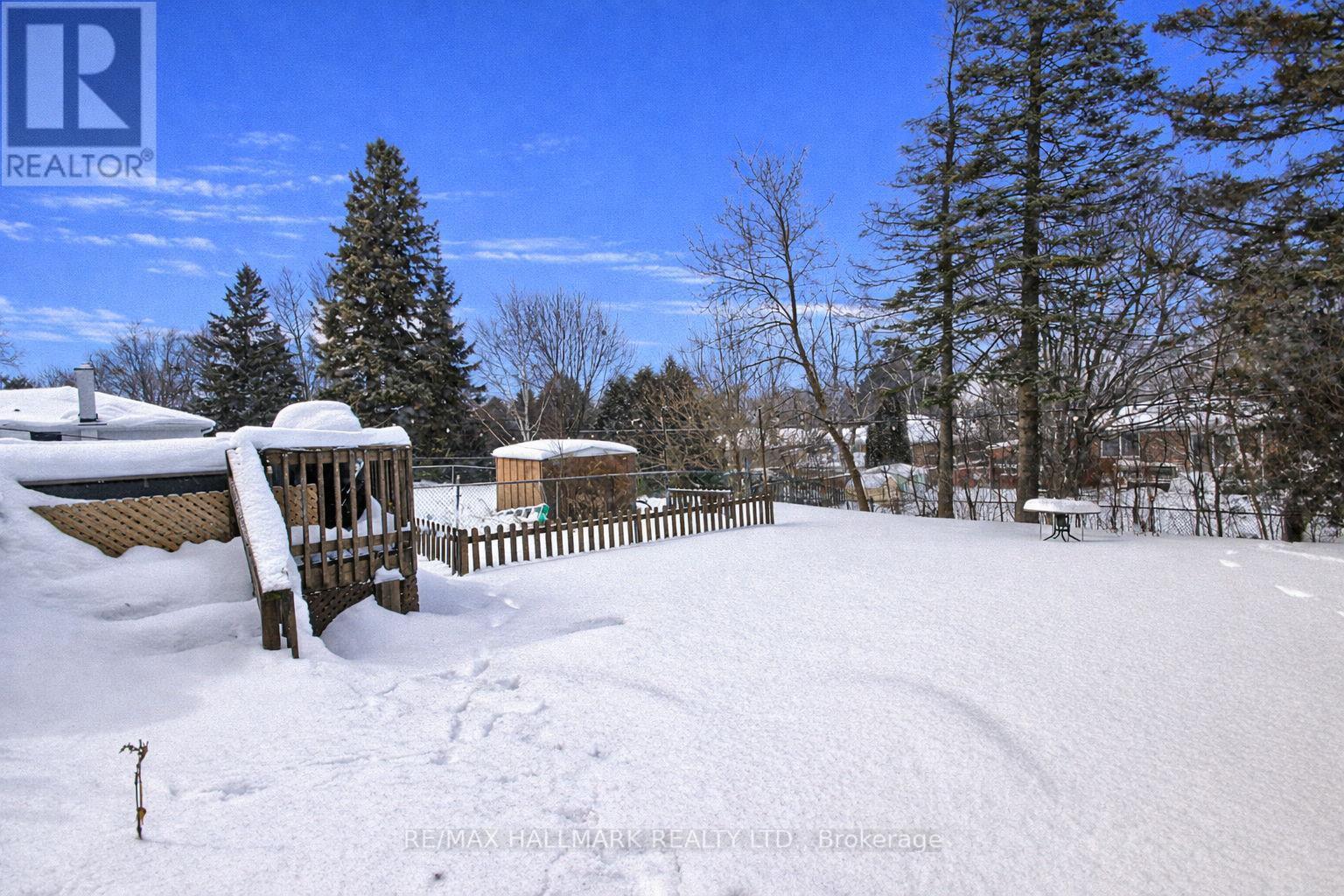 13 Patrick Drive, Aurora, ON - Outdoor