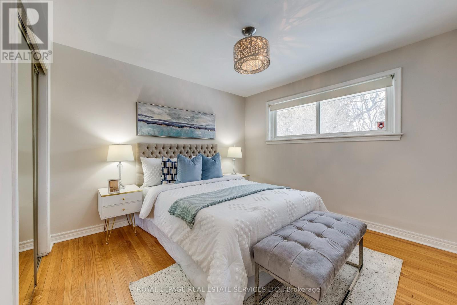 186 Fernwood Crescent, Hamilton, ON - Indoor Photo Showing Bedroom