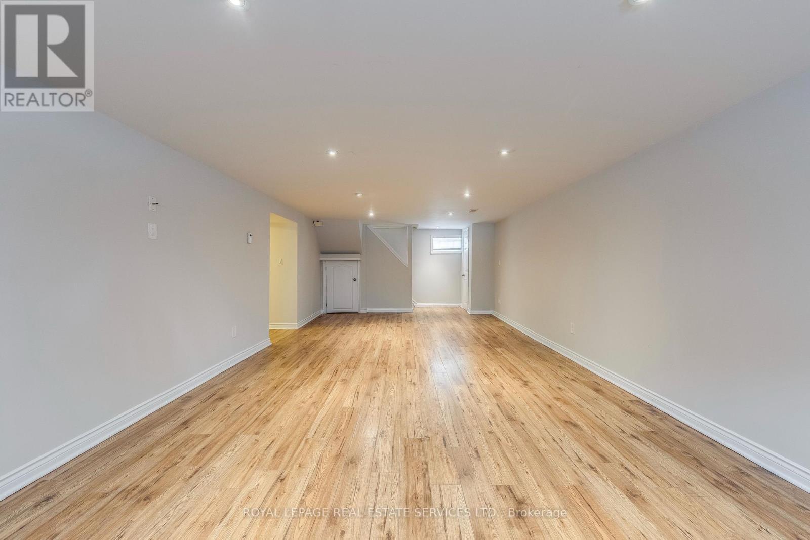 186 Fernwood Crescent, Hamilton, ON - Indoor Photo Showing Other Room