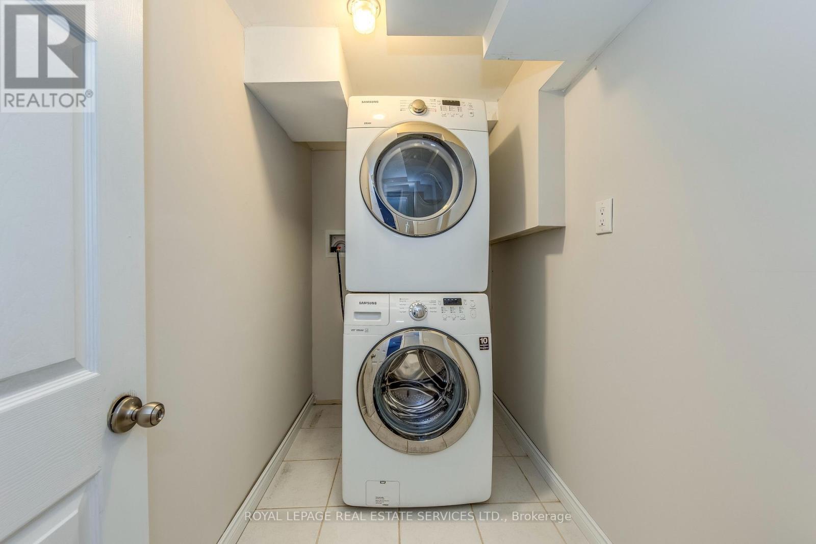 186 Fernwood Crescent, Hamilton, ON - Indoor Photo Showing Laundry Room