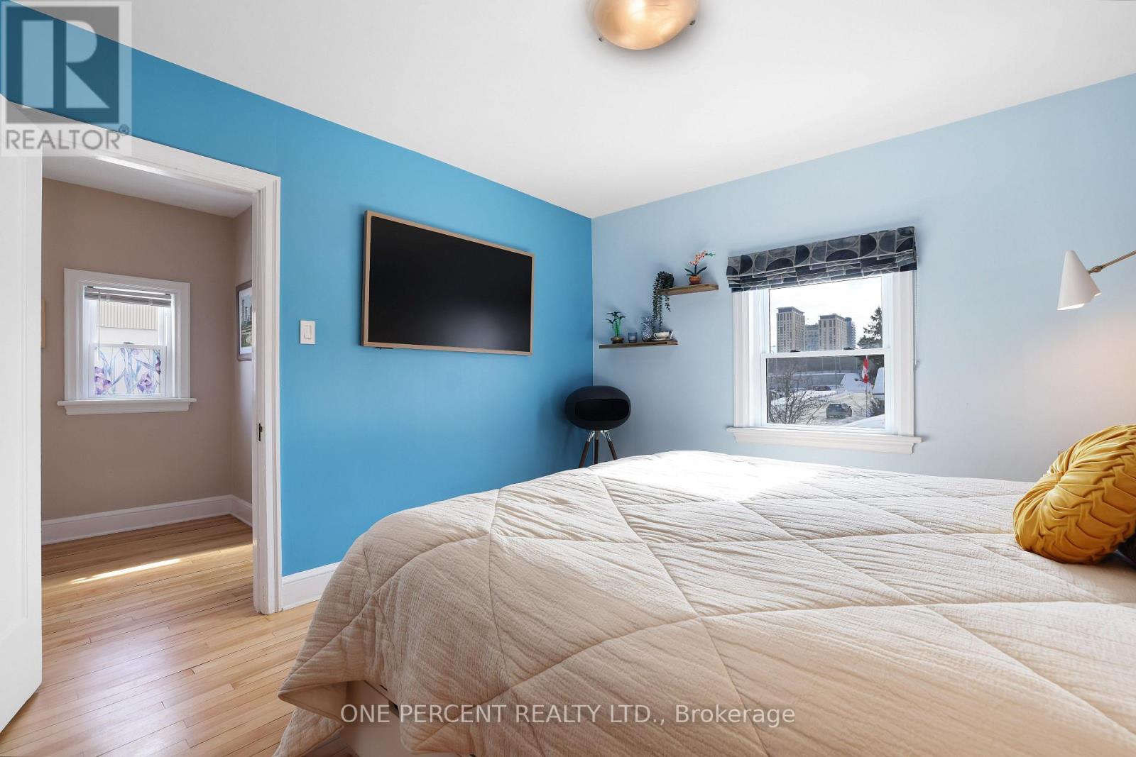 960 Gladstone Avenue, Ottawa, ON - Indoor Photo Showing Bedroom