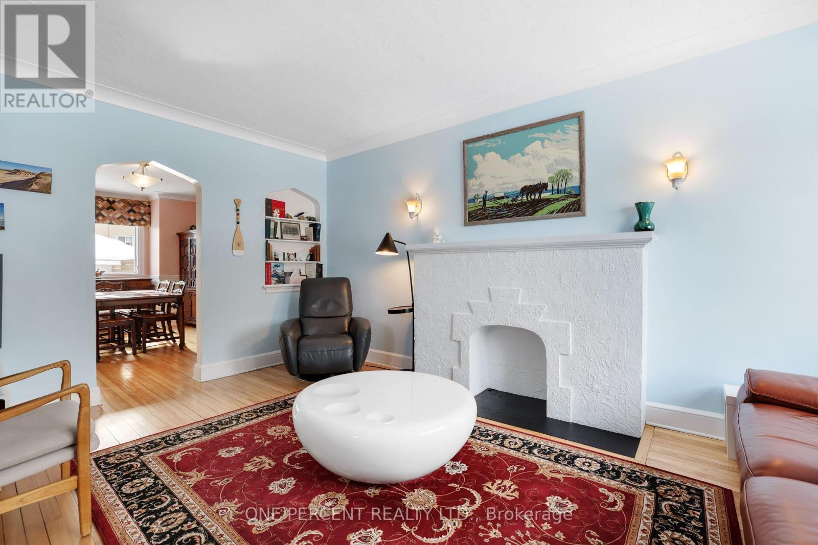 960 Gladstone Avenue, Ottawa, ON - Indoor Photo Showing Living Room