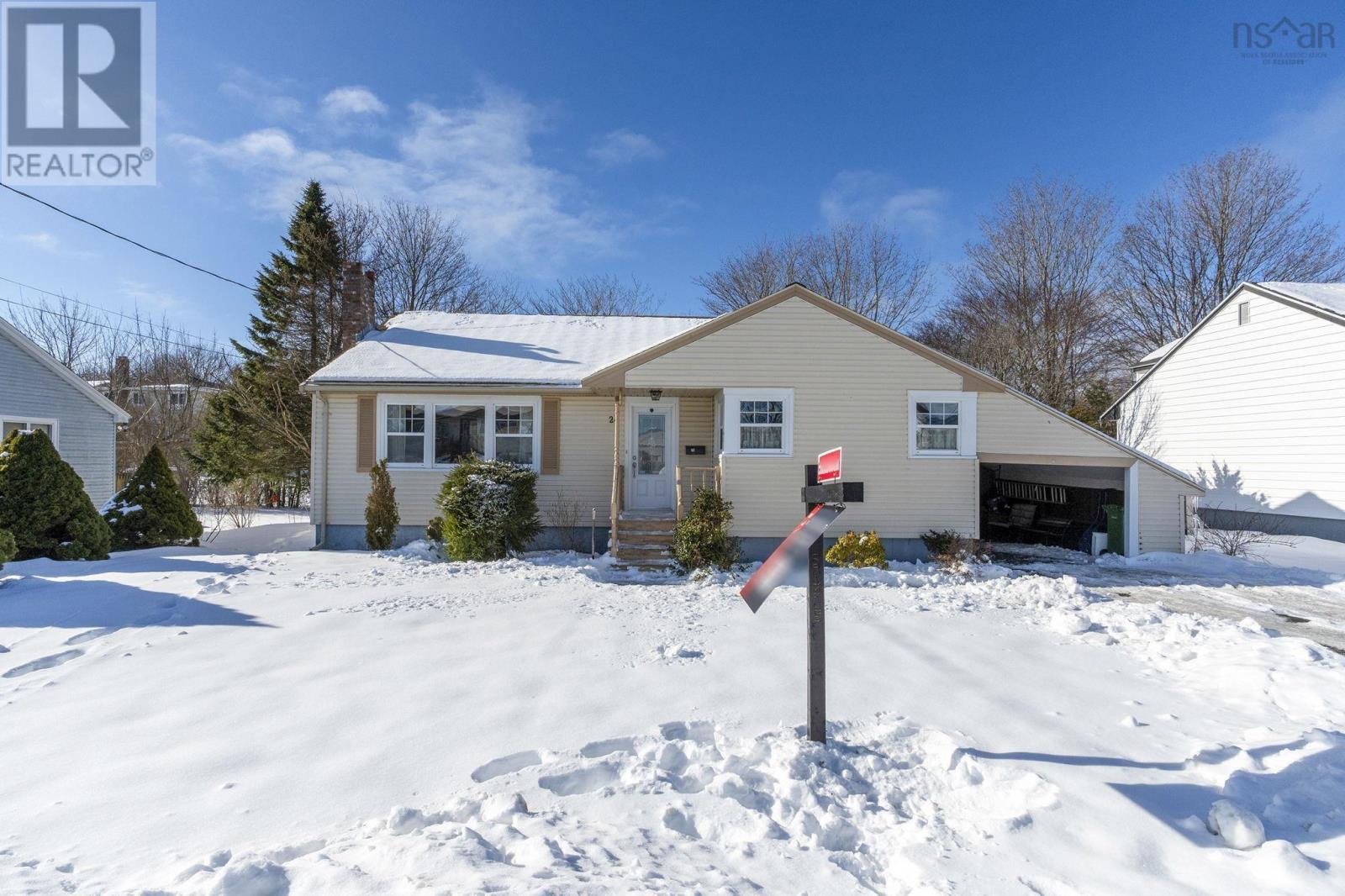 24 Penhorn Drive, Dartmouth, NS - Outdoor With Facade