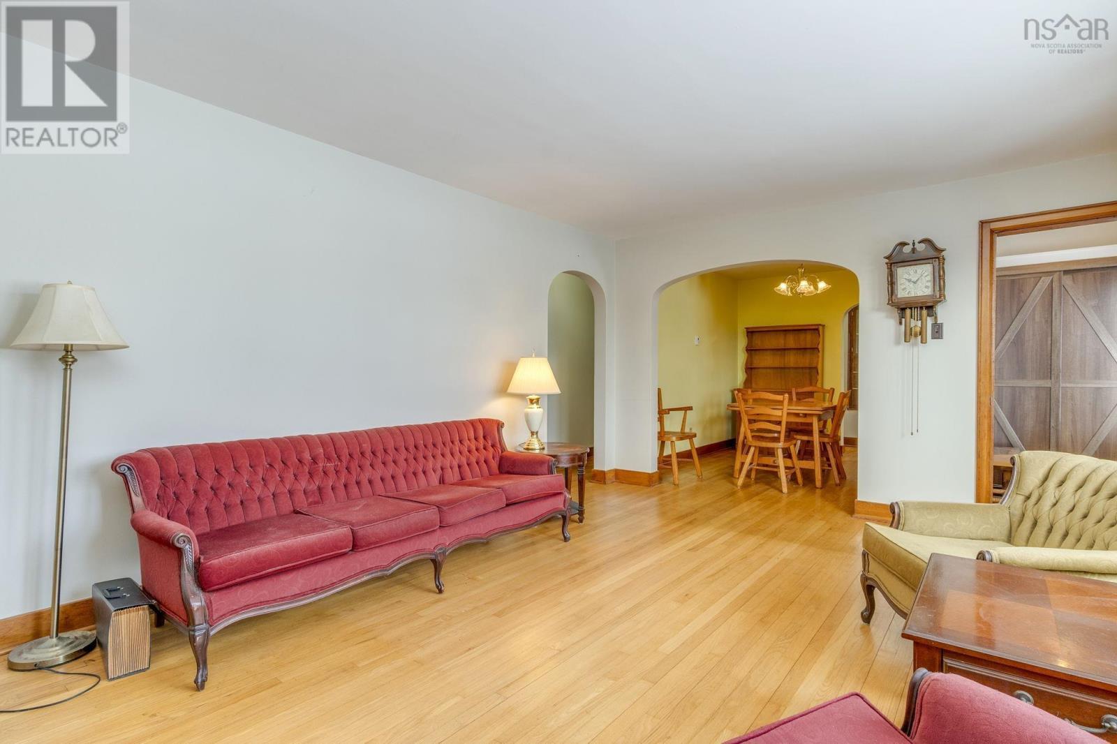 24 Penhorn Drive, Dartmouth, NS - Indoor Photo Showing Living Room