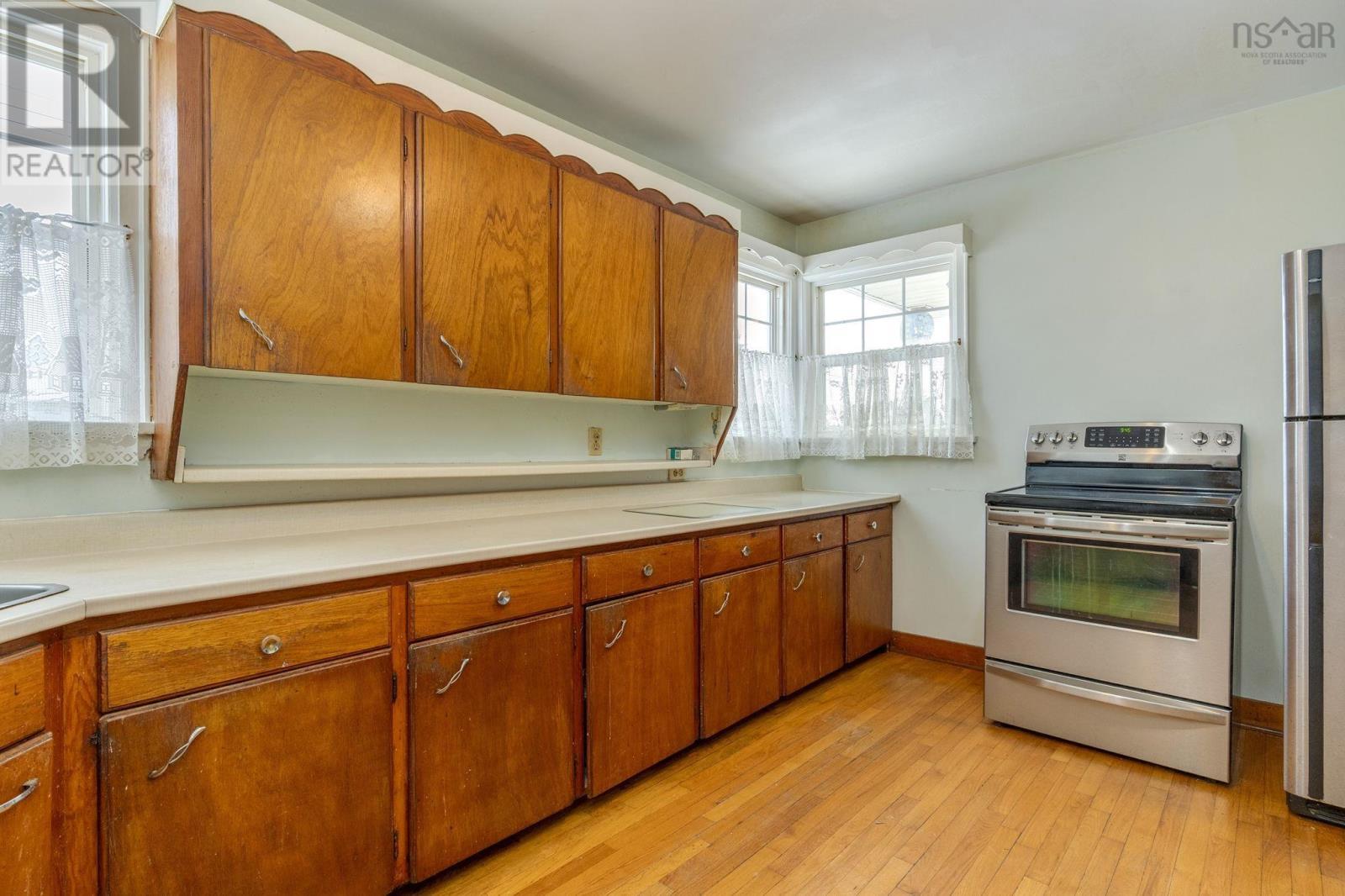 24 Penhorn Drive, Dartmouth, NS - Indoor Photo Showing Kitchen