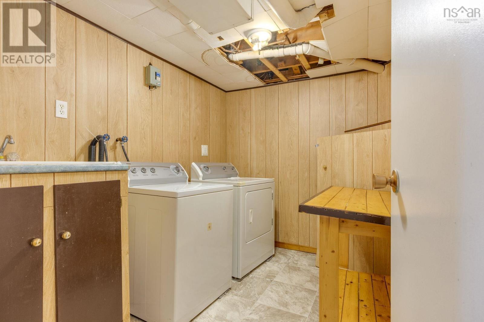 24 Penhorn Drive, Dartmouth, NS - Indoor Photo Showing Laundry Room