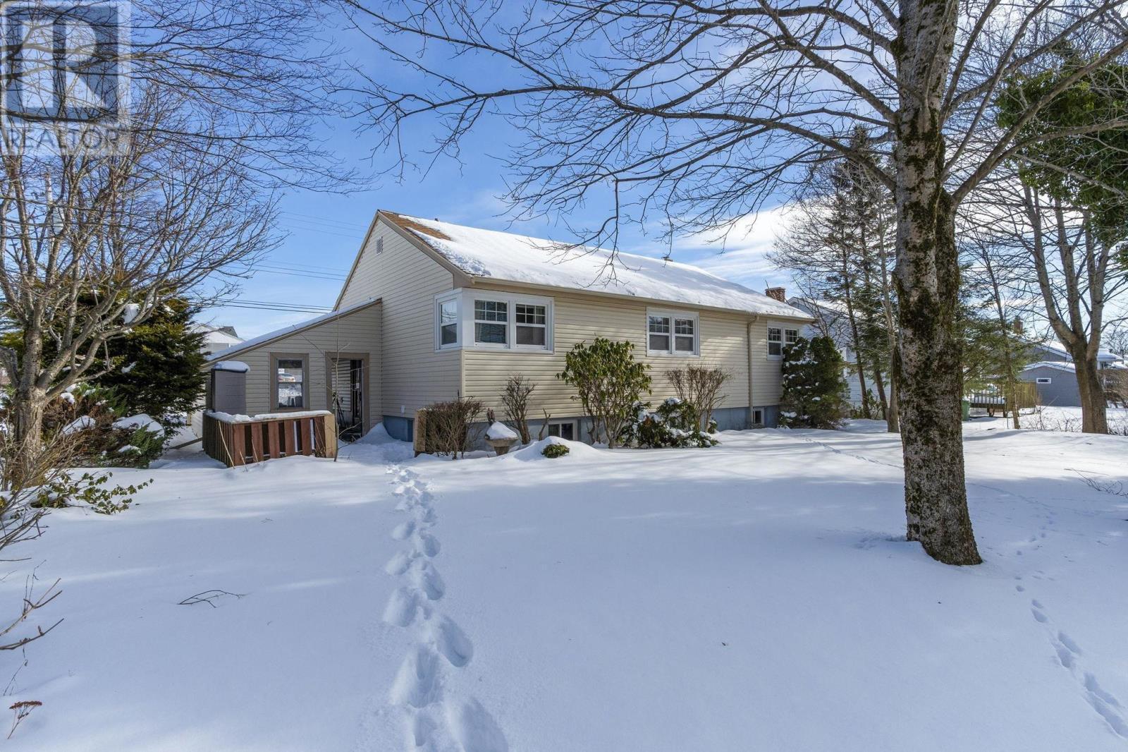 24 Penhorn Drive, Dartmouth, NS - Outdoor