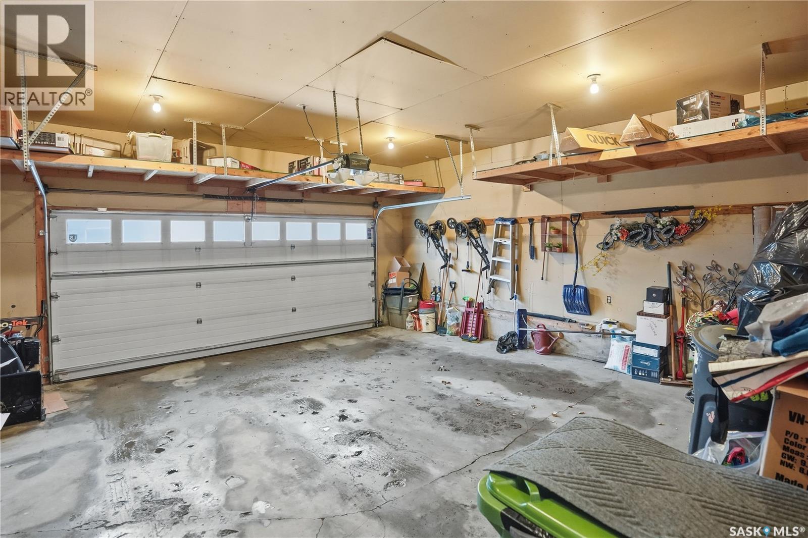 2804 St Andrews Road, Regina, SK - Indoor Photo Showing Garage