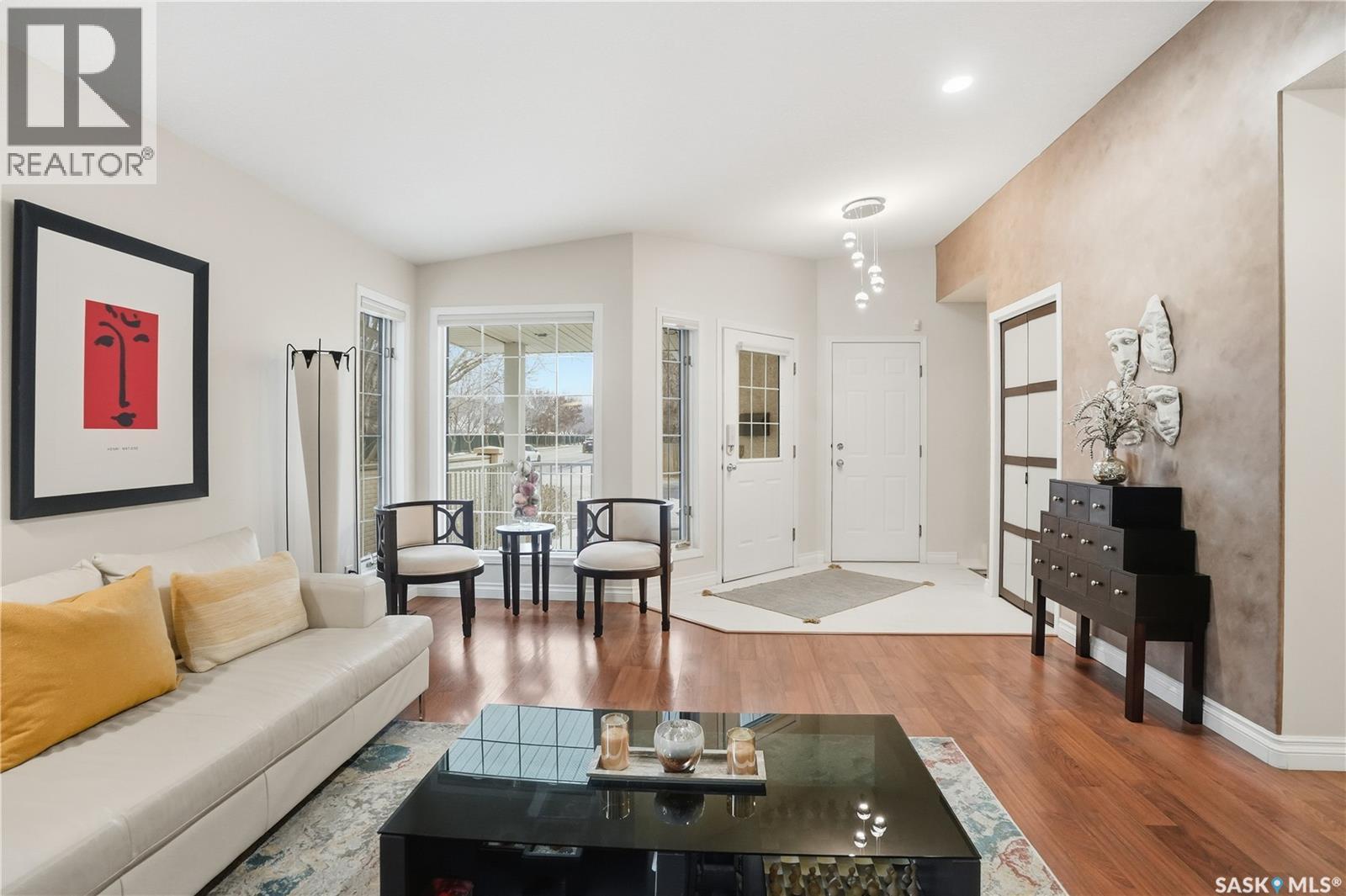 2804 St Andrews Road, Regina, SK - Indoor Photo Showing Living Room