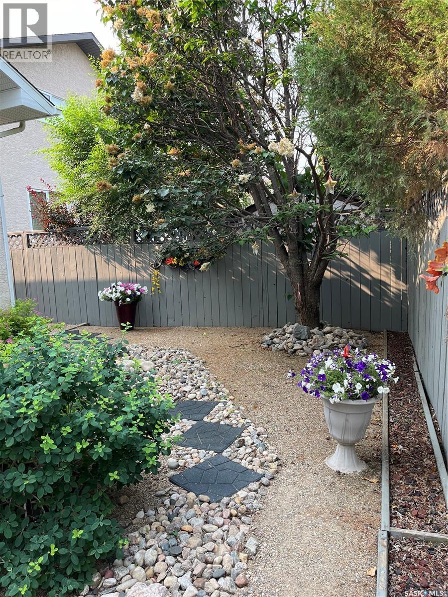 2804 St Andrews Road, Regina, SK - Outdoor