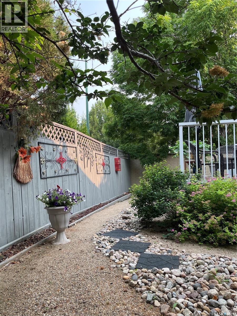 2804 St Andrews Road, Regina, SK - Outdoor