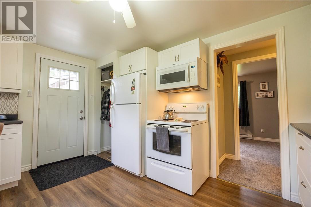 62 Highway 17 E, Spanish, ON - Indoor Photo Showing Kitchen