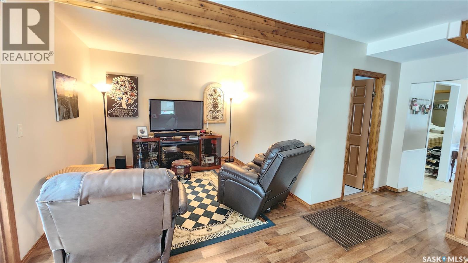 24 Railway Avenue, Meota Rm No.468, SK - Indoor