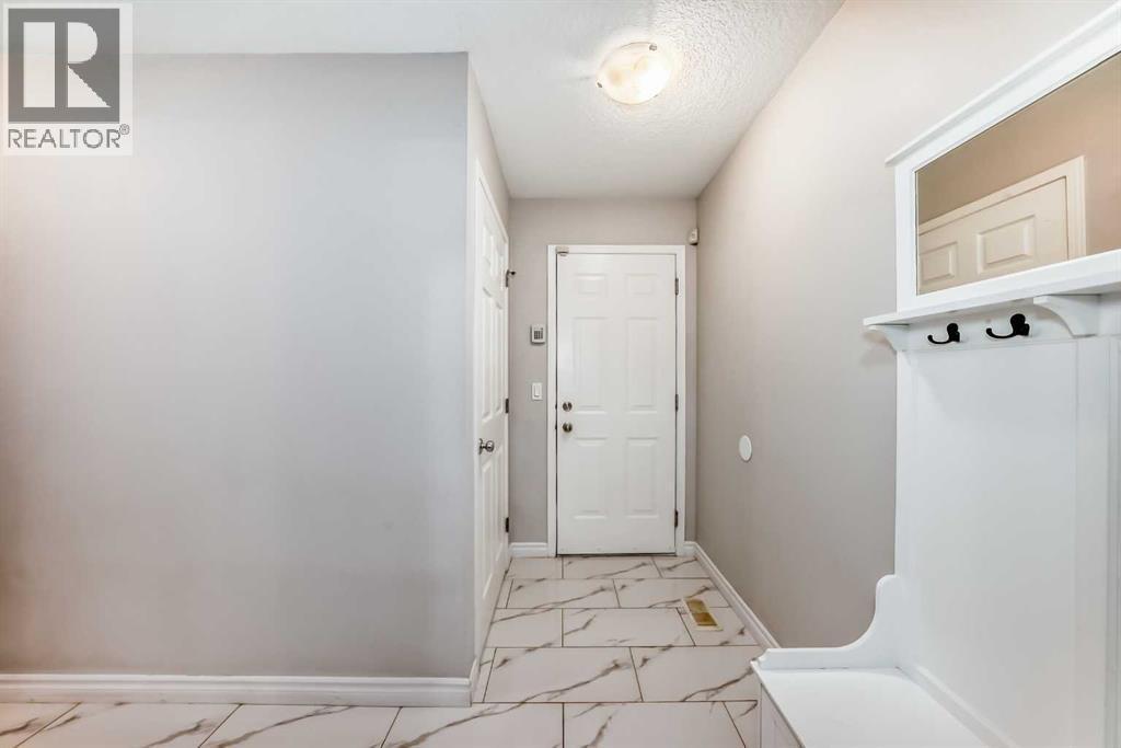 574 Chaparral Drive Se, Calgary, AB - Indoor