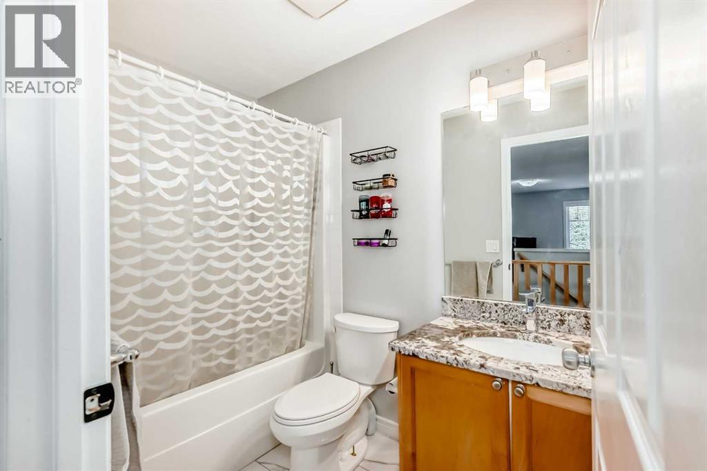 574 Chaparral Drive Se, Calgary, AB - Indoor Photo Showing Bathroom