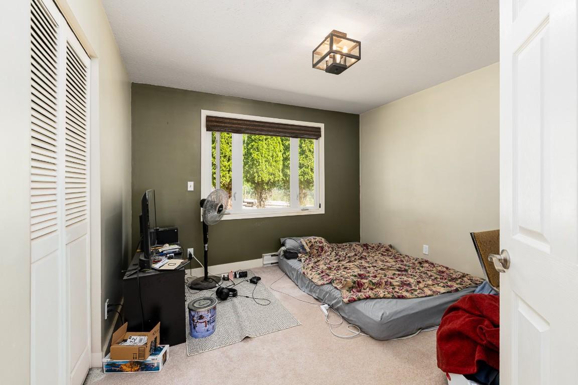 1270 Fox Tree Road, Lister, BC - Indoor Photo Showing Bedroom