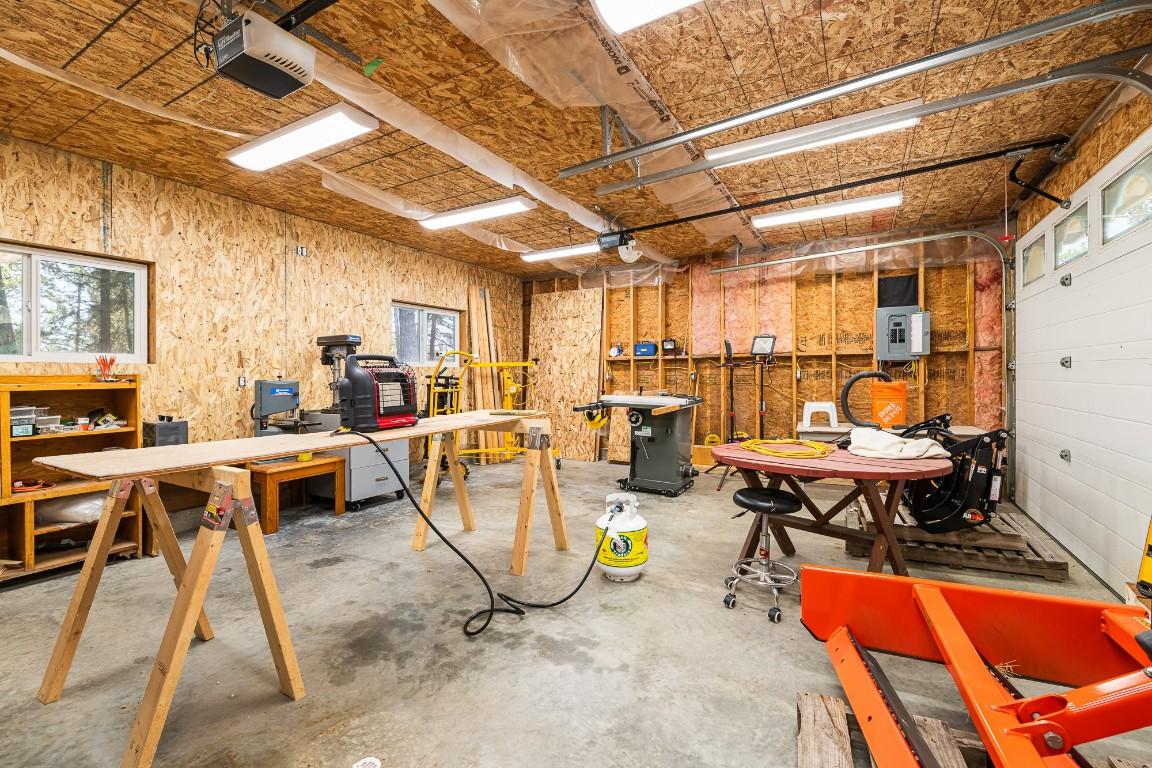 1270 Fox Tree Road, Lister, BC - Indoor