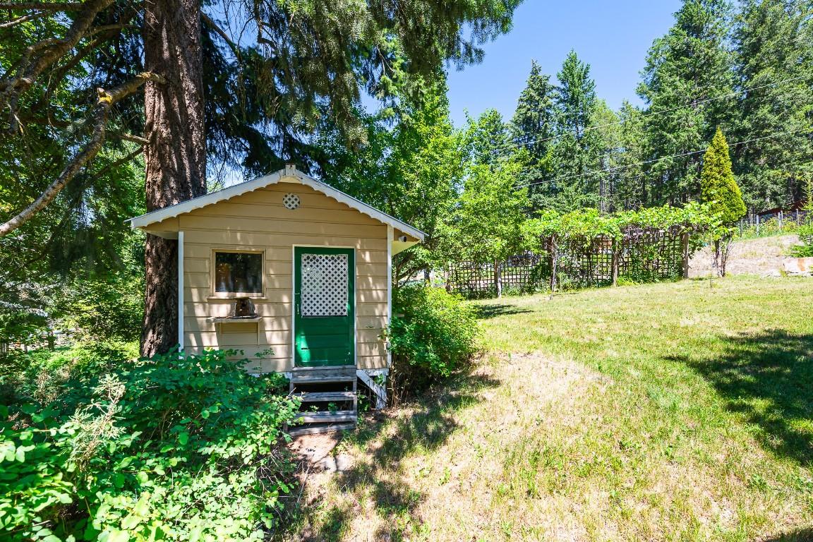 1270 Fox Tree Road, Lister, BC - Outdoor